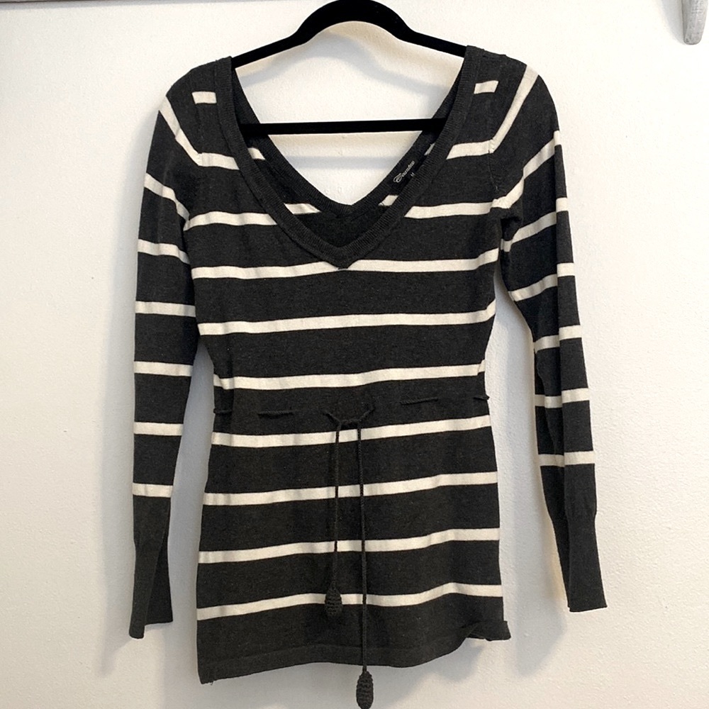 Grey and White Long Sleeve Sweater